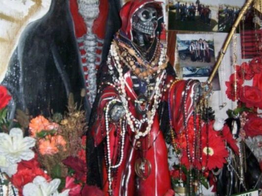 Argentina: Decapitan a hombre en ritual satánico y lo sepultan en santuario