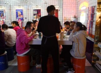 Economía china crece 2,3% en 2020 pese a ser el epicentro de la pandemia