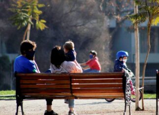 $200 mil mensual: abren postulación a bono para mamás que trabajan y tienen hijos menores de 2 años
