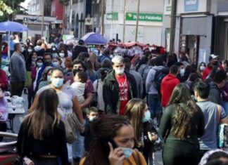 Avanzan 46 comunas, 40 a Apertura, y 4 retroceden: revisa los cambios del Paso a Paso