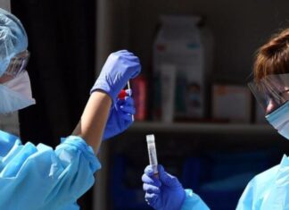 Chile marca el mejor nivel de casos activos en más de 500 días y ocupación UCI cae de 700 pacientes